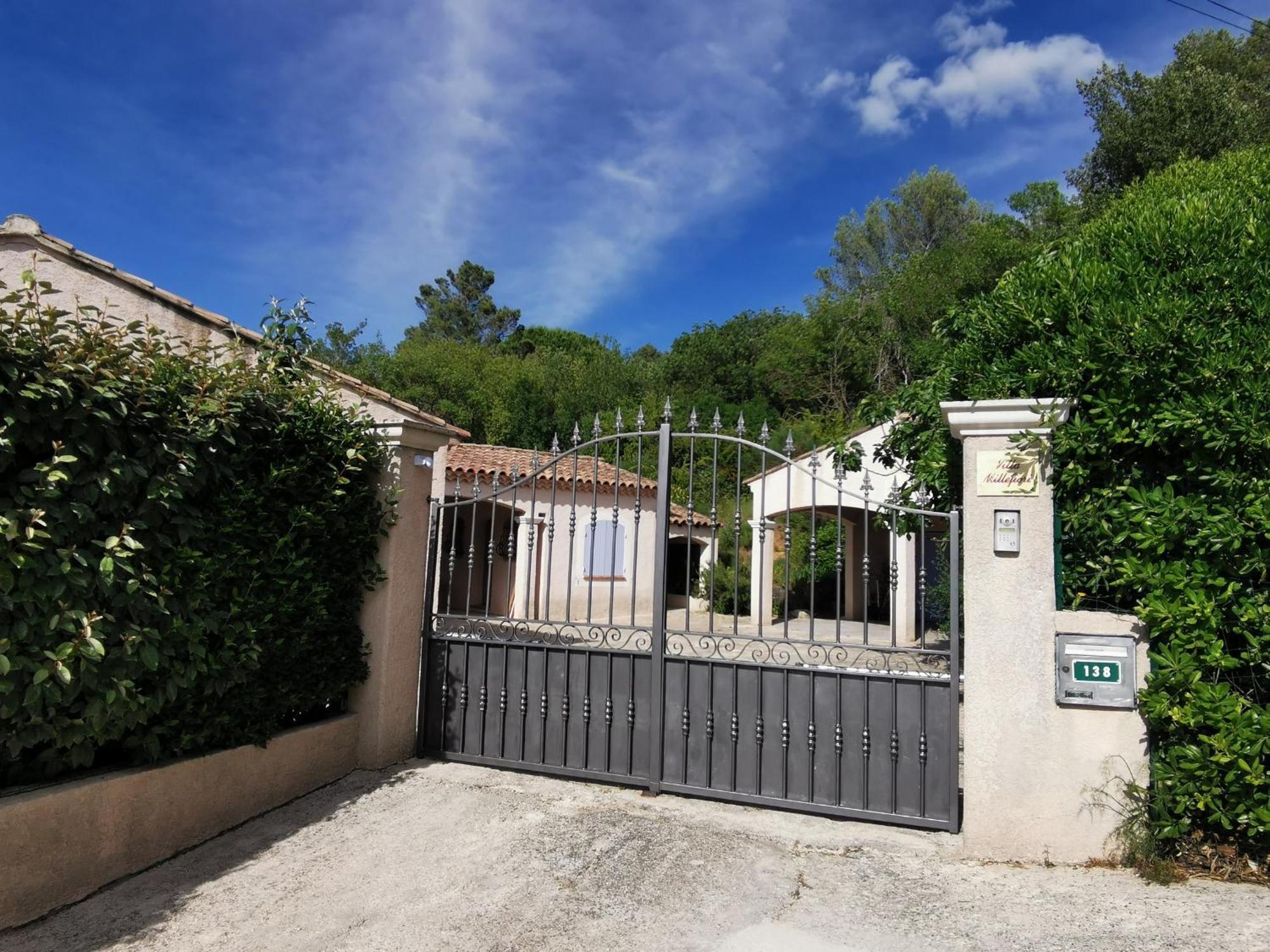 Le Loriot Vila Auriol Exterior foto